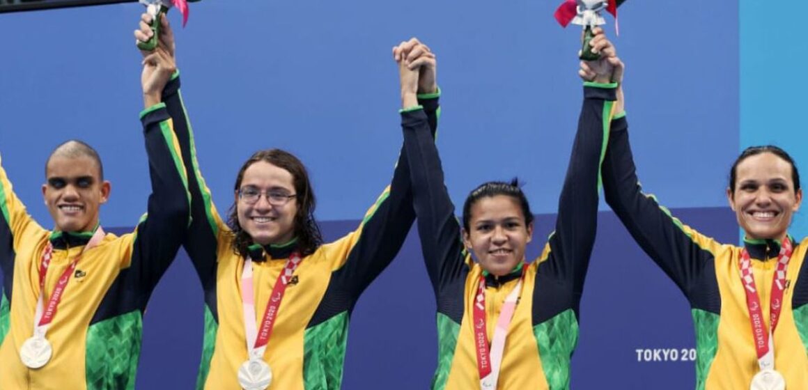 Brasil é prata na natação no revezamento misto 4×100 m na Paralimpíada