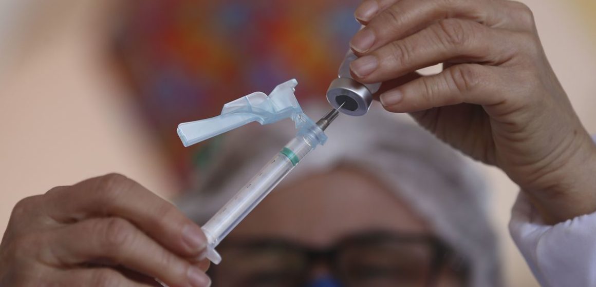 Mais 38.250 doses de vacina Oxford/AstraZeneca chegaram a Belém nesta madrugada