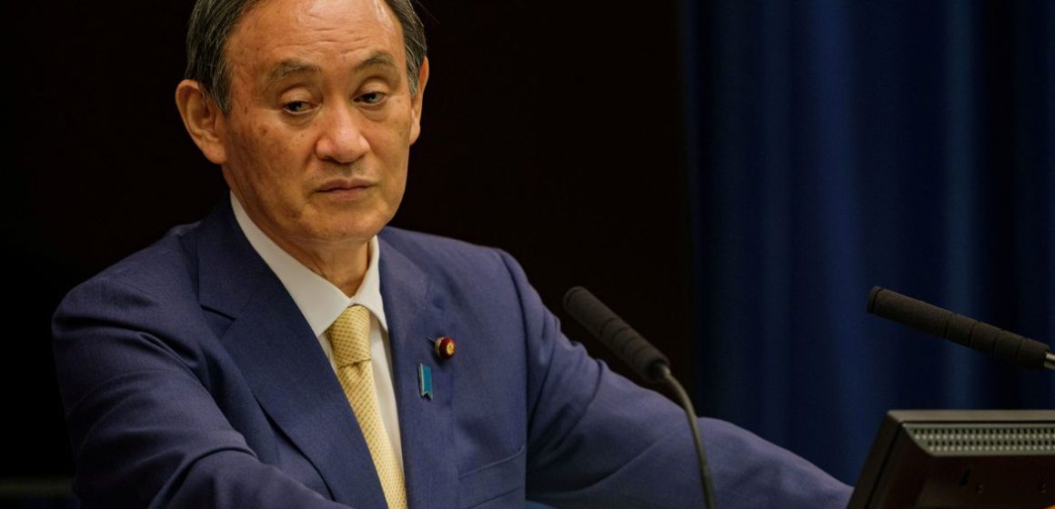 Premiê do Japão pede restrições de viagem após disparada da covid-19