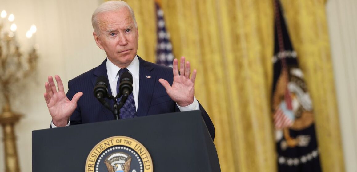 Novo plano de Biden exigirá vacinas contra covid-19 ou testes