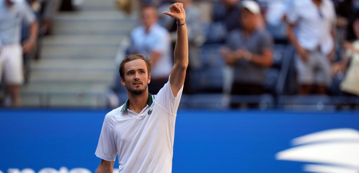 2021-09-07t190746z_226788471_mt1usatoday16701867_rtrmadp_3_tennis-us-open Medvedev chega pela terceira vez seguida à semifinal do US Open