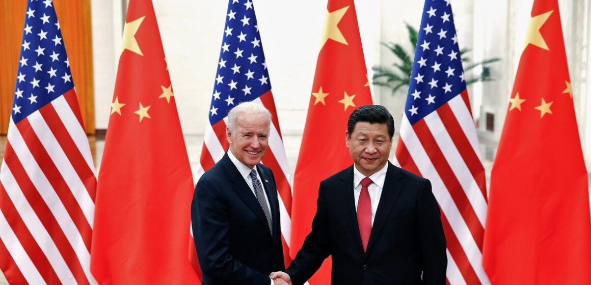 Biden e Xi discutem por telefone necessidade de evitar conflito