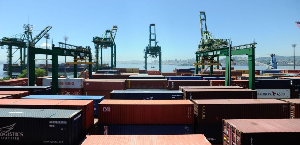 Na 3ª semana de setembro, balança comercial tem superávit de US$ 376 milhões