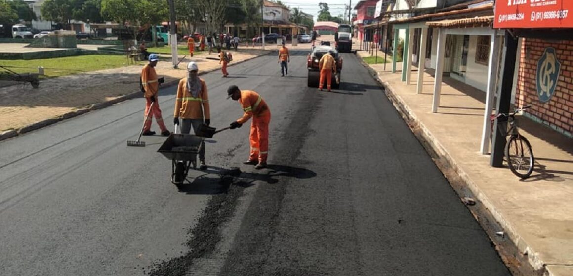 Prefeitura de Barcarena avança com asfalto para a rua 16 de abril na Vila dos Cabanos