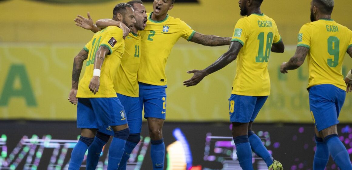 Seleção vence Peru e mantém campanha perfeita nas Eliminatórias