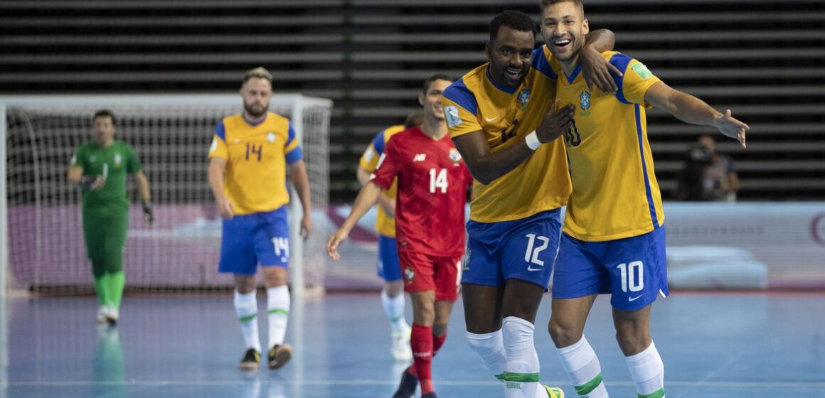 Brasil encara Japão nas oitavas de final da Copa do Mundo de futsal