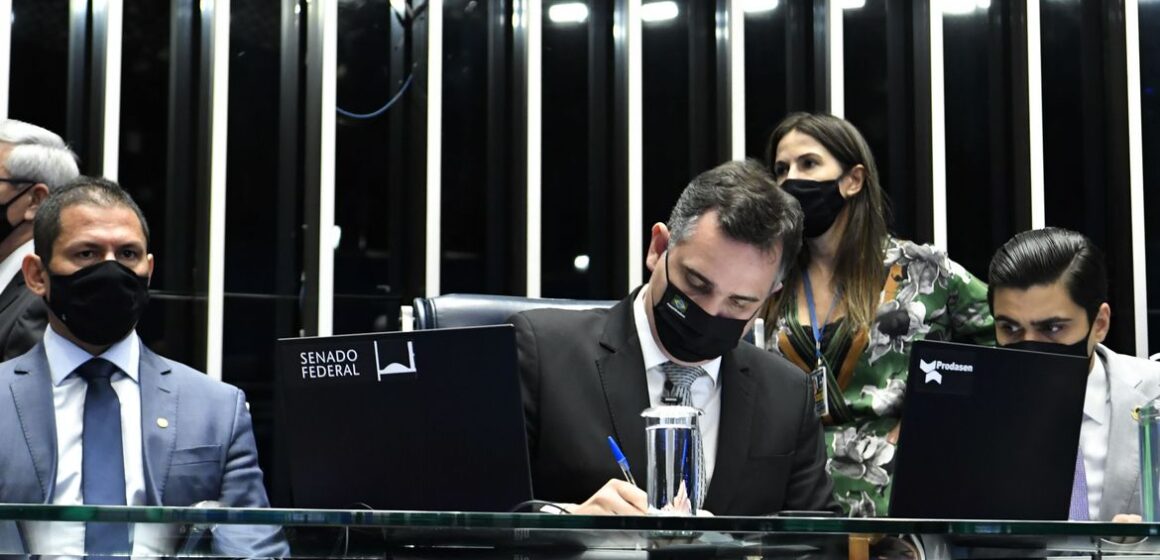 PEC da reforma eleitoral é promulgada no Congresso