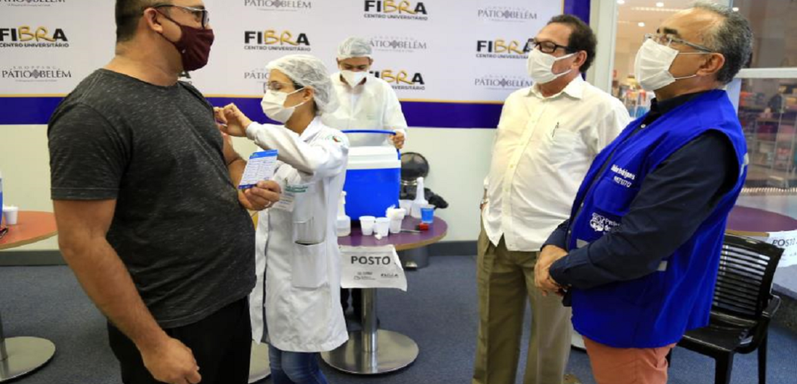 Edmilson visita ponto de vacinação e destaca avanço da campanha