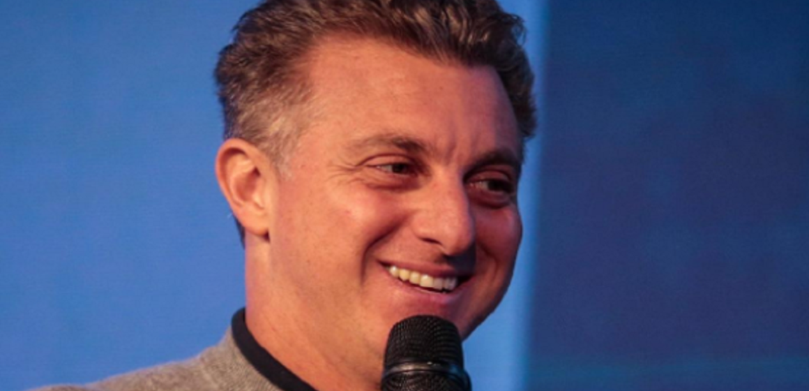 Luciano Huck fala em “reverenciar” Faustão em nova versão do Domingão, na Globo