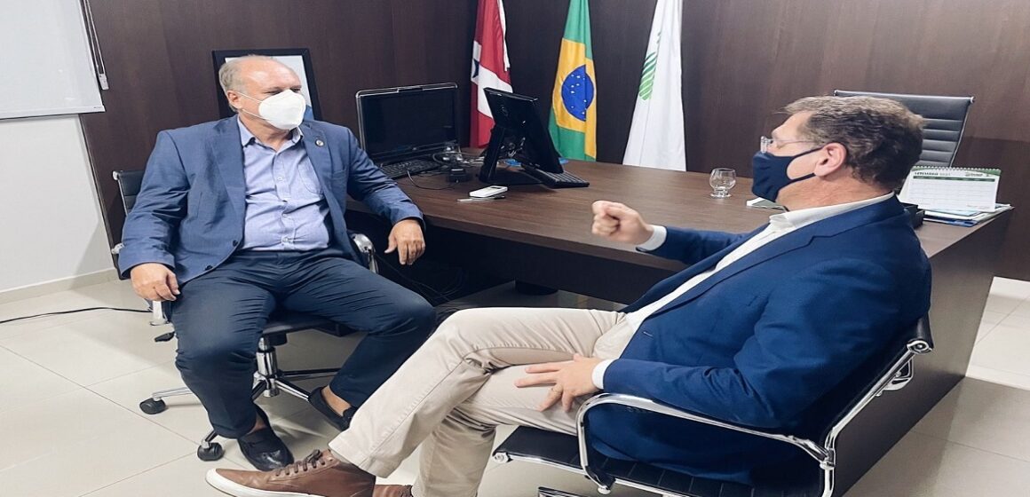 Presidente da APM, Frederico Scaranello visita sede da FAMEP