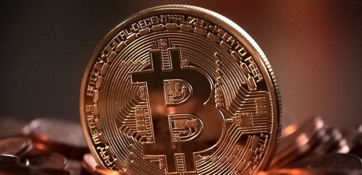El Salvador se torna primeiro país a adotar bitcoin como moeda legal