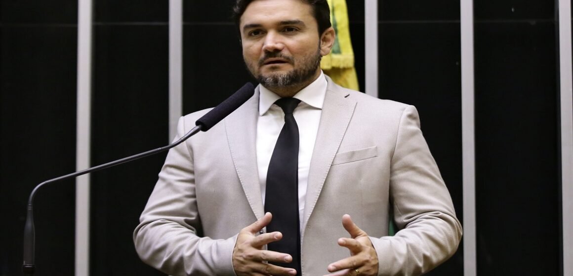 Celso Sabino está entre os 52 deputados mais influentes do Brasil