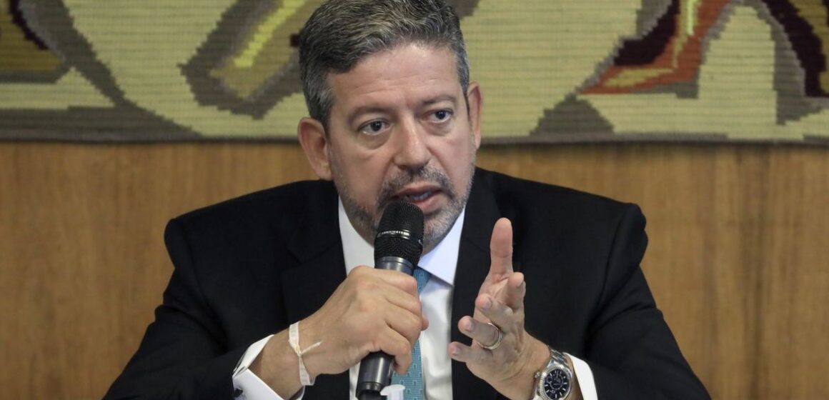 Presidente da Câmara diz que pautará PL que muda cobrança do ICMS