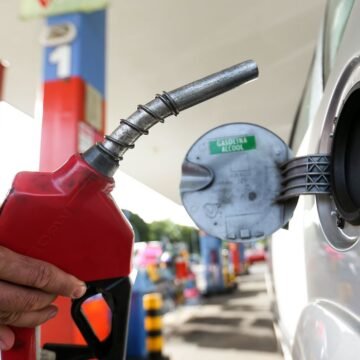 Aumentam hoje nas refinarias os preços da gasolina e diesel