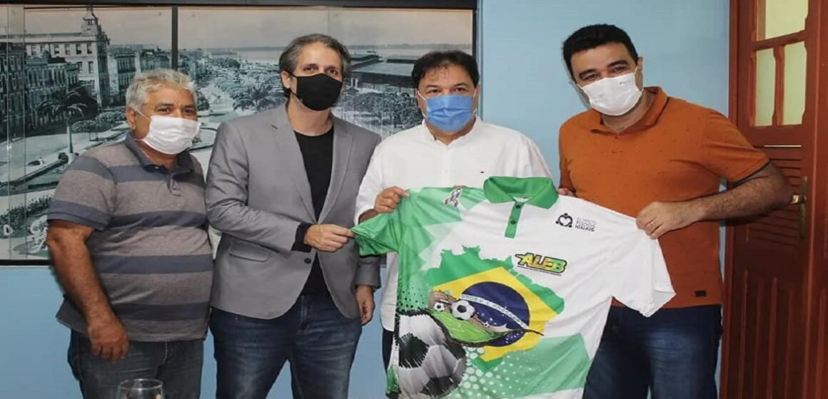 Chicão recebe na Alepa lideranças de municípios do Pará