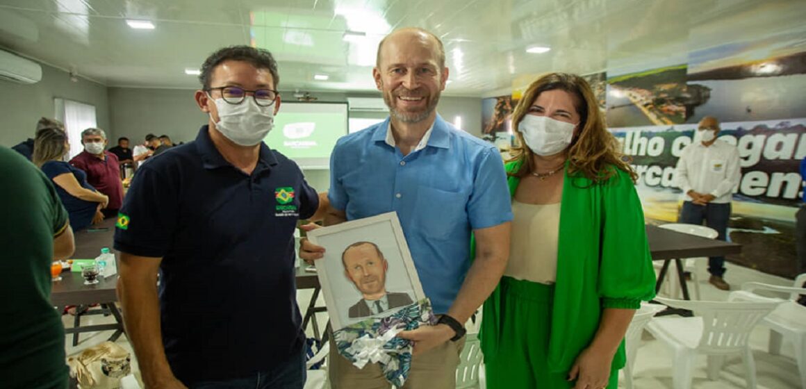 Renato Ogawa apresenta projetos de Barcarena para embaixador da Finlândia
