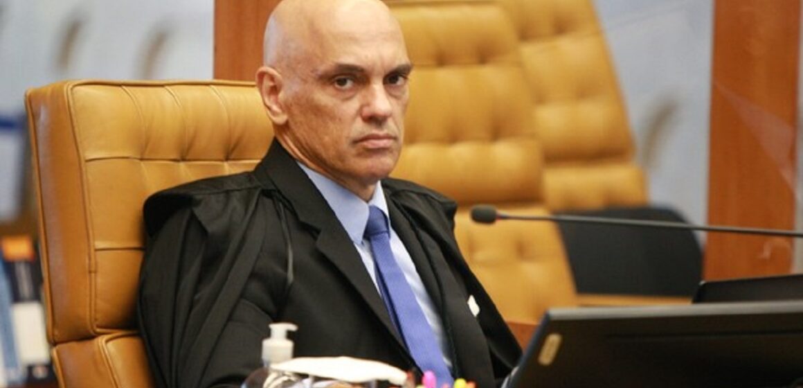 Moraes manda CPI da Covid dar informações sobre ação que quer banir Bolsonaro das redes sociais