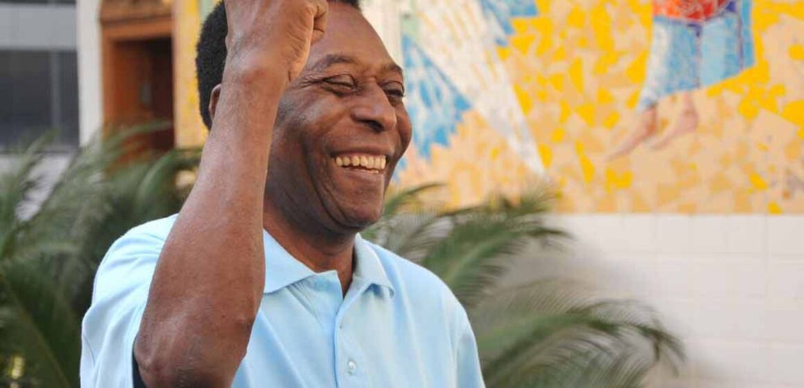 Pelé agradece carinho e diz estar “mais jovem” ao completar 81 anos