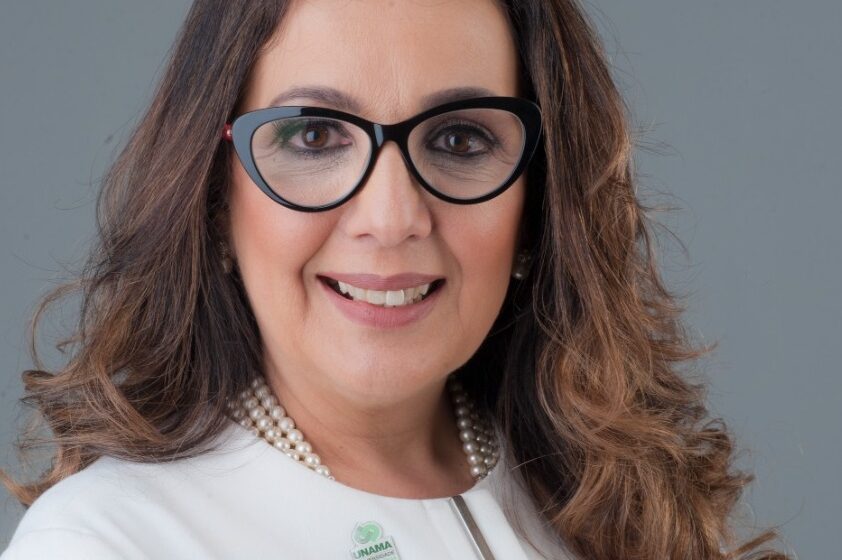 Reitora da UNAMA recebe prêmio como a mais influente do Pará