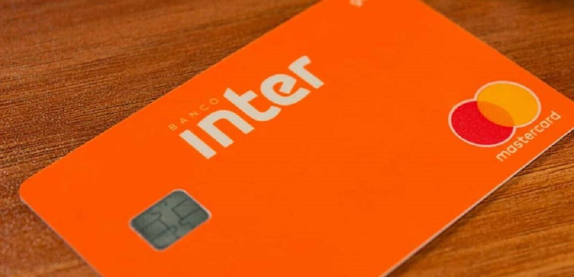 Banco Inter anuncia reorganização, listará ativos nos EUA e deixará de ter ações e units na B3; papéis saltam 12% na Bolsa