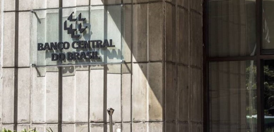 banco-central-7 Banco Central deve intensificar alta da Selic e projeção para o dólar deve ser revista, diz economista-chefe da XP