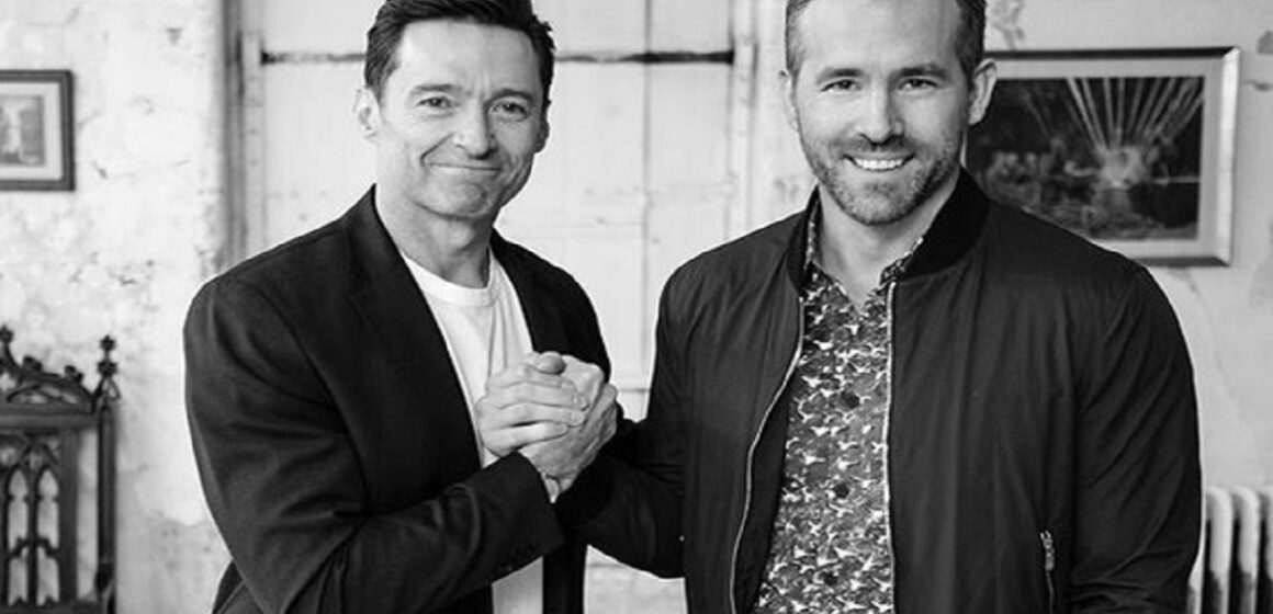 Hugh Jackman provoca Ryan Reynols em mensagem de aniversário: “Ainda dizem que não te amo”