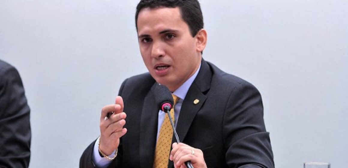 Cássio Andrade sugere ao Ministro de Minas e Energia a expansão de refinarias no país