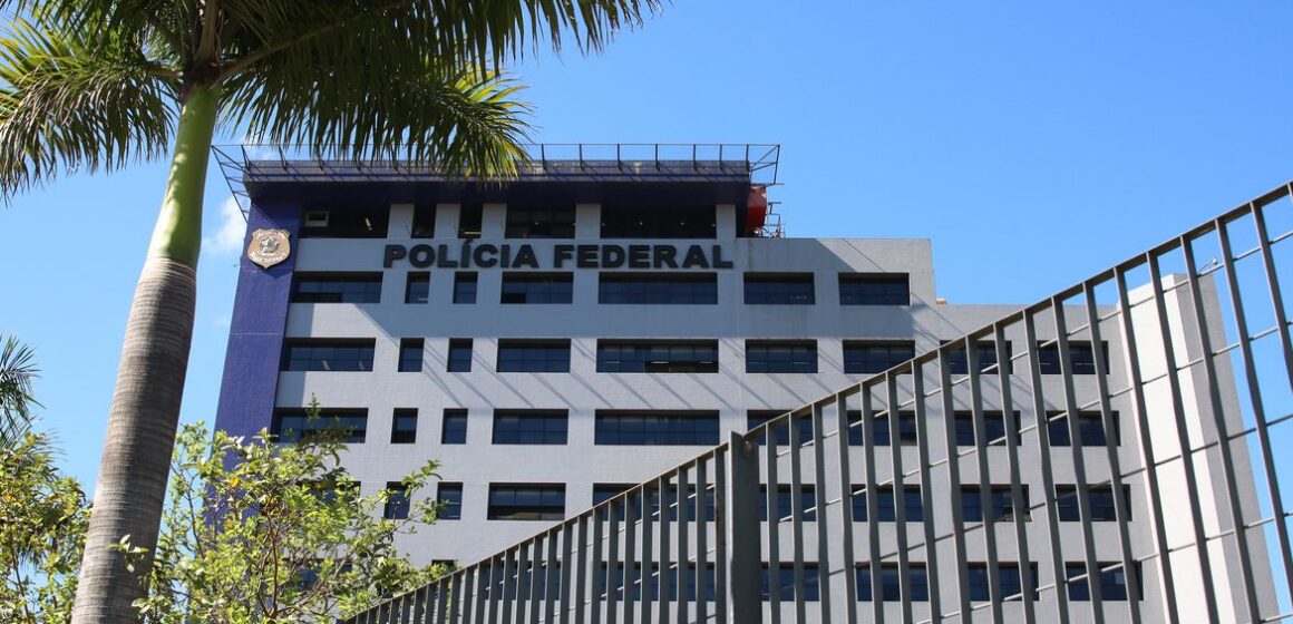 Polícia Federal prende acusado de fraudes com operação de criptomoedas