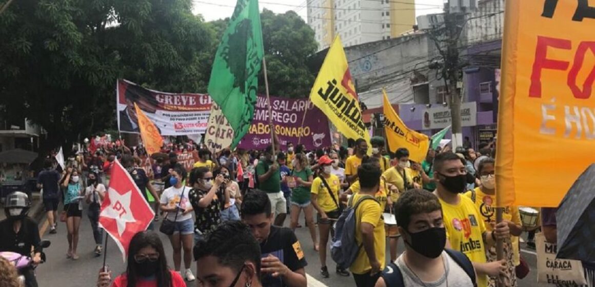 Atos contra Bolsonaro são realizados em Belém e 206 cidades