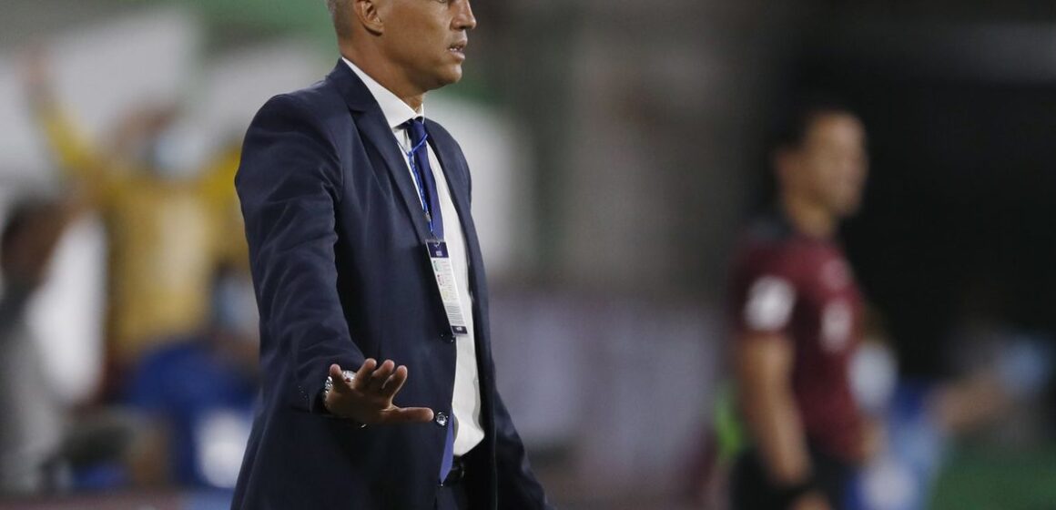 Após 8 meses, técnico Hernán Crespo não comanda mais o São Paulo