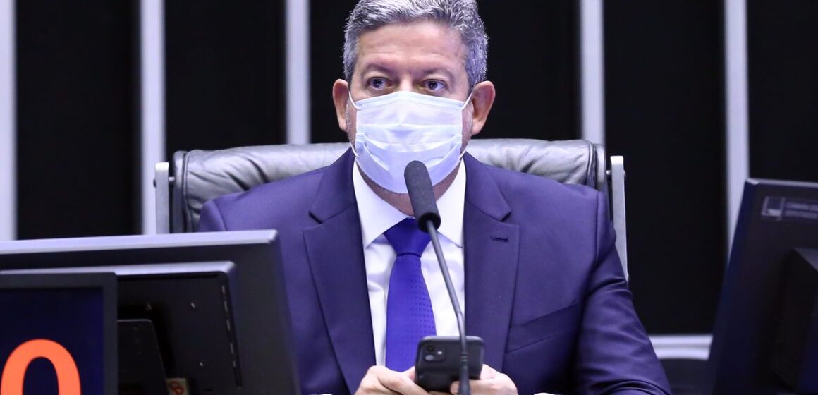Presidente da Câmara diz que votará alteração do ICMS dos combustíveis