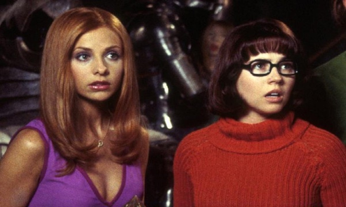 Sobre Sagas - VEIO AÍ 😍❤️ Confira a cena em que Velma assume sua  sexualidade em novo filme de #ScoobyDoo