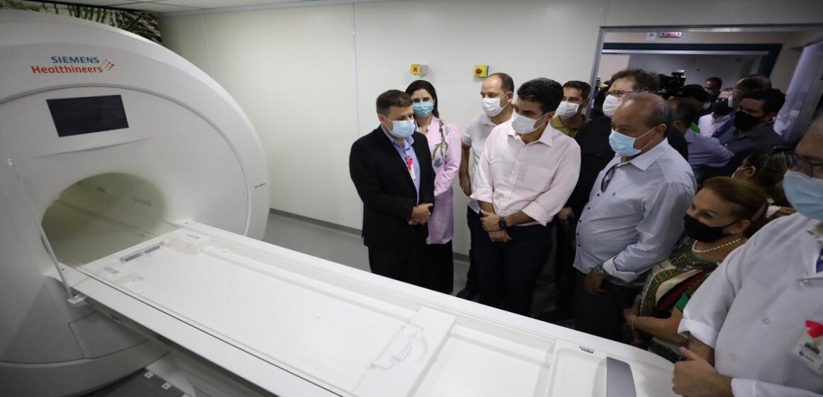 Governo do Pará entrega novo aparelho de ressonância magnética ao Hospital Regional de Marabá