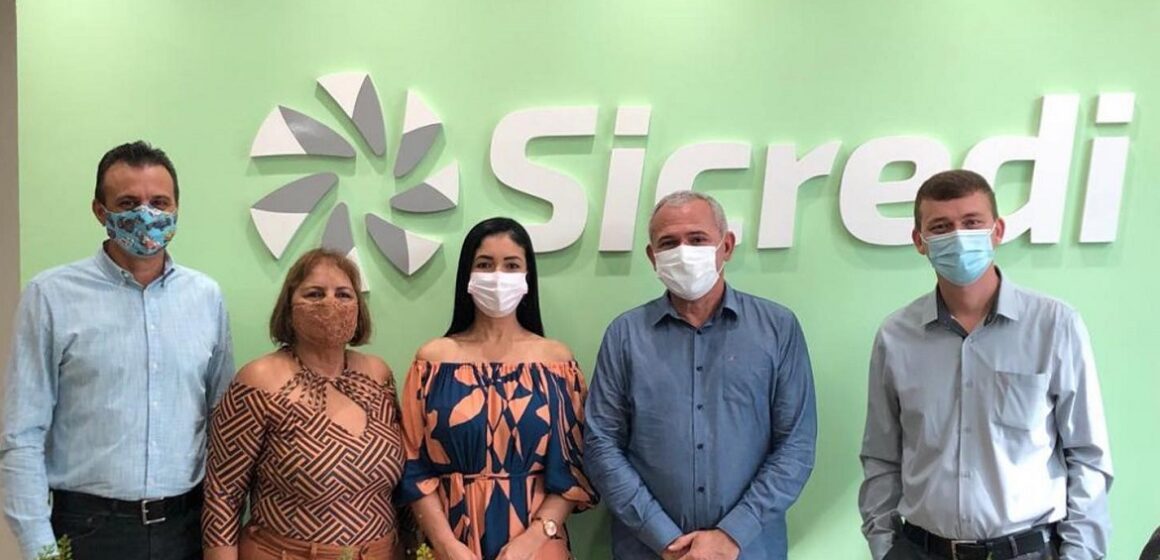 Nélio Aguiar acompanha inauguração da 4ª agência do Sicred em Santarém
