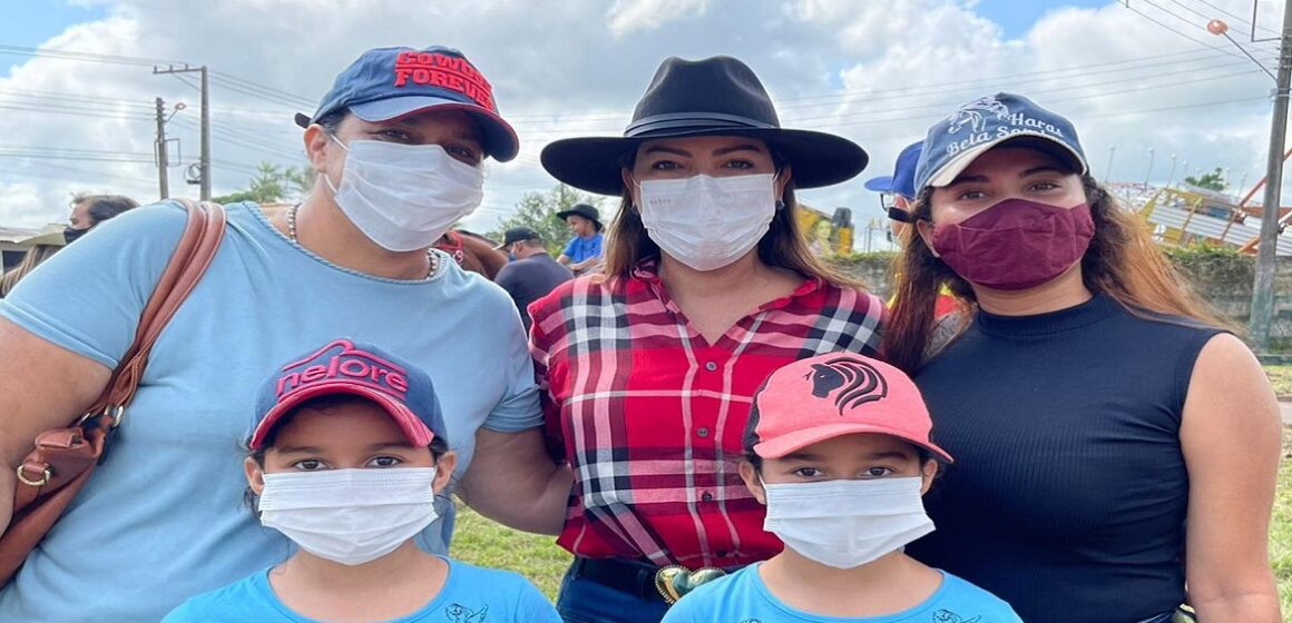 Renilce Nicodemos participa em Castanhal de cavalgada que deu início a 52ª Expofac