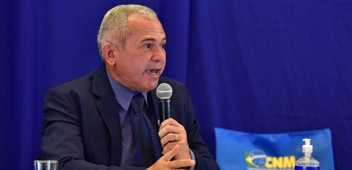 Nélio Aguiar participa da mobilização de gestores municipais