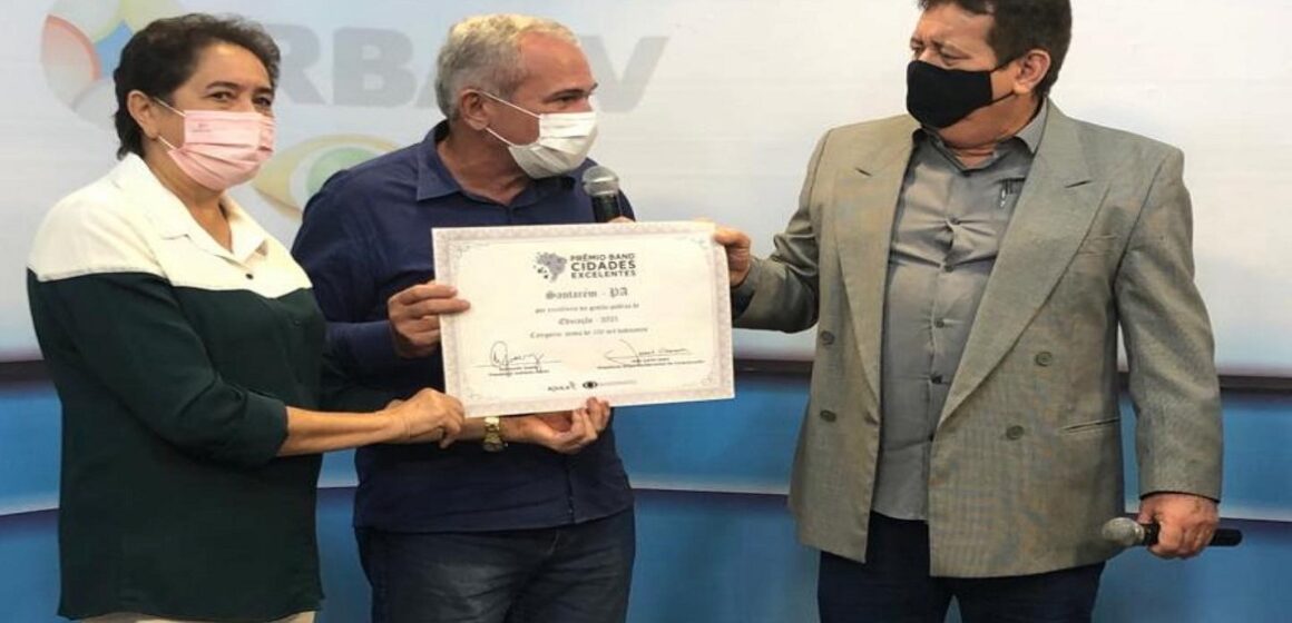 Nélio Aguiar recebe o Prêmio Band Cidades Excelentes