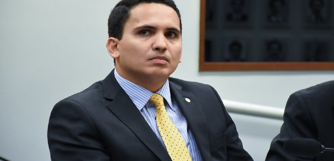 Cássio Andrade vota a favor da possibilidade de comunidades terapêuticas contarem com a imunidade tributária