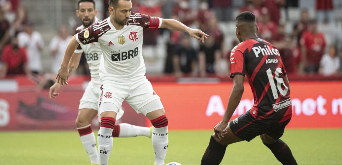 Brasileiro: Athletico-PR arranca empate com Flamengo