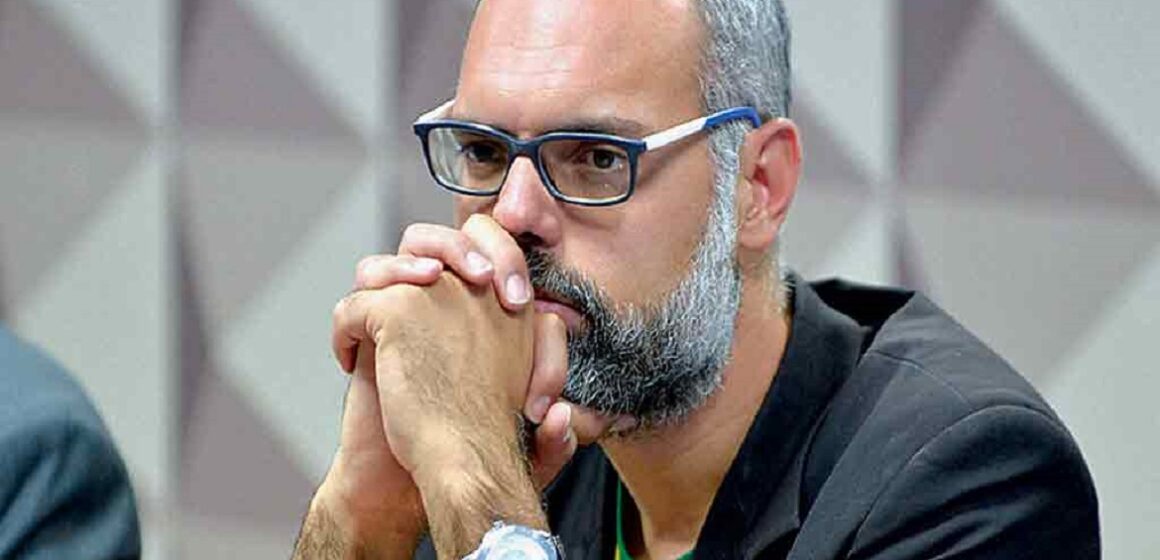 54-2 PF apura se Ministério da Justiça tentou interferir na extradição de blogueiro bolsonarista