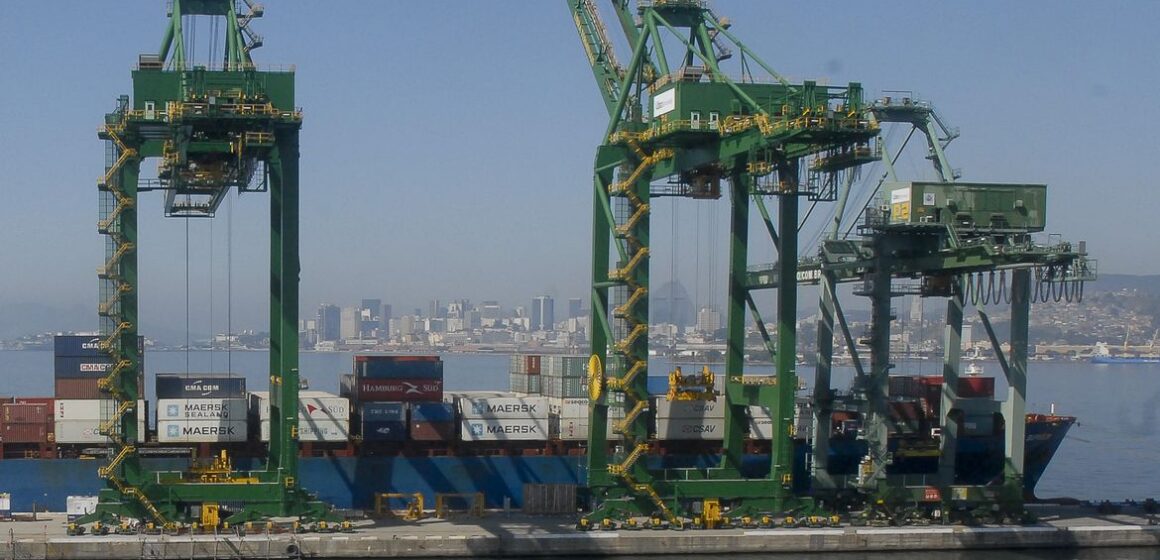 Superávit da balança comercial é o mais baixo para outubro desde 2015