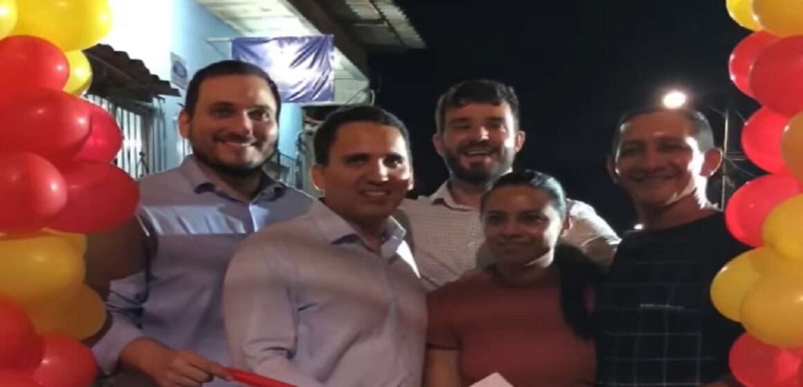Cássio Andrade participa da entrega de rua revitalizada em Belém