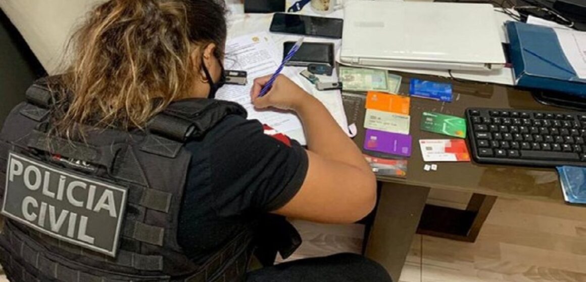 estelionatosp PC cumpre mandado de busca e apreensão contra investigado por extorsão e estelionato