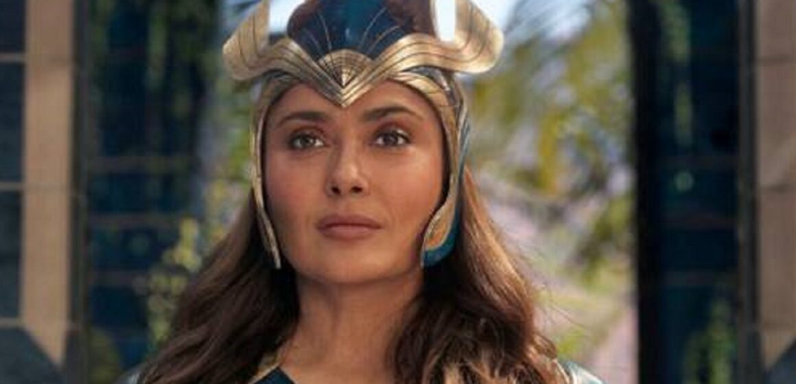 Salma Hayek assinou com a Marvel para mais filmes além de Eternos