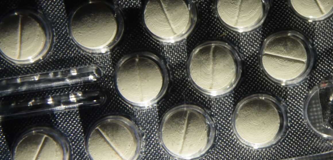 Mobilização alerta para riscos da automedicação com antibióticos