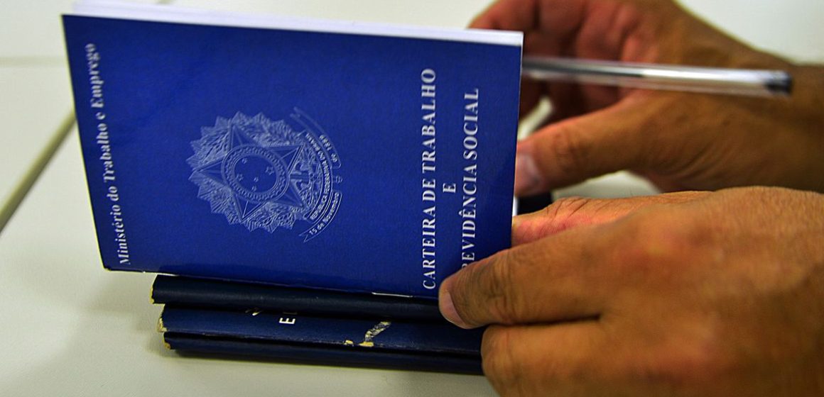 Carteira de Trabalho e Previdência Social (CTPS) Caged: Brasil abre 83,3 mil vagas com carteira assinada em janeiro
