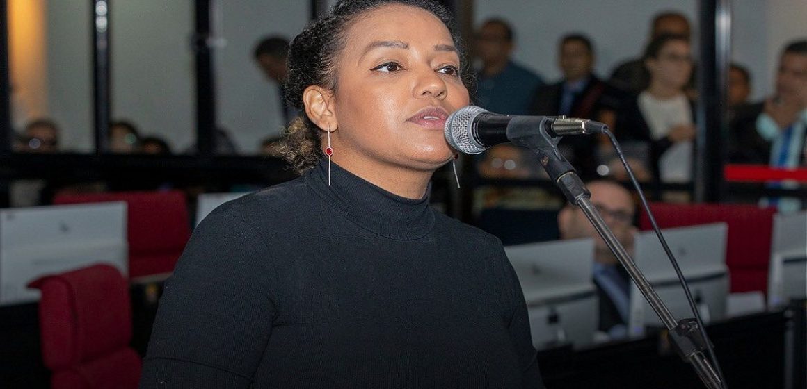 Lívia Duarte solicita sessão especial e comissão externa para acompanhar e buscar soluções para deslizamentos em Abaetetuba