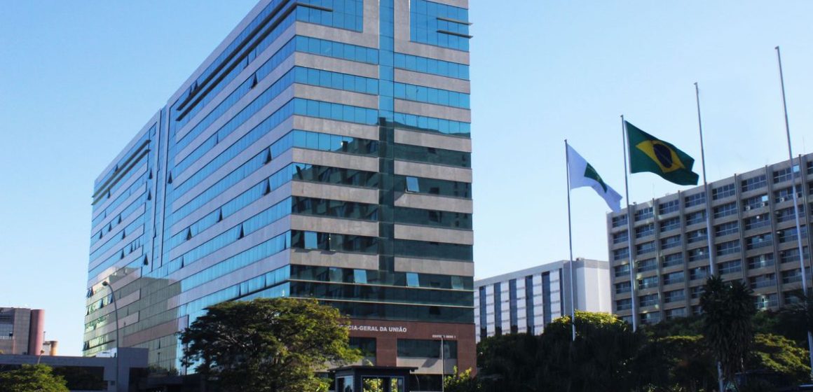 AGU deixa de recorrer em 1,9 milhão de processos