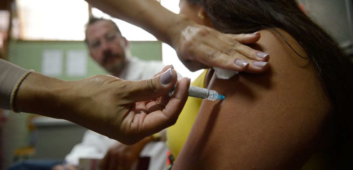 906768-hpv_vascina_-2788 Brasil está abaixo da meta de vacinação contra HPV