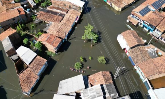 No domingo, Rio Tocantins estabilizou, mas seguiu em 11,93 metros